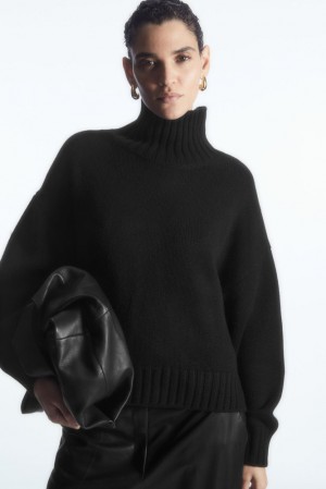 Black COS Chunky Pure Cashmere Turtleneck Sweater Sweaters & Cardigans | IM26-X1WC