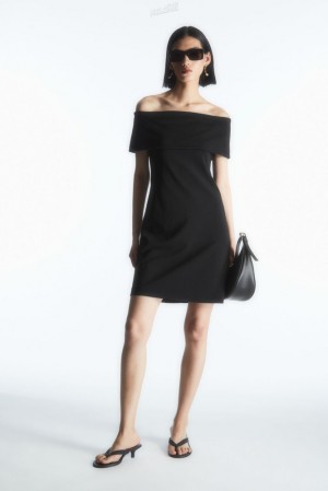 Black COS Off-The-Shoulder Dress Dresses | ZX51-J9GZ